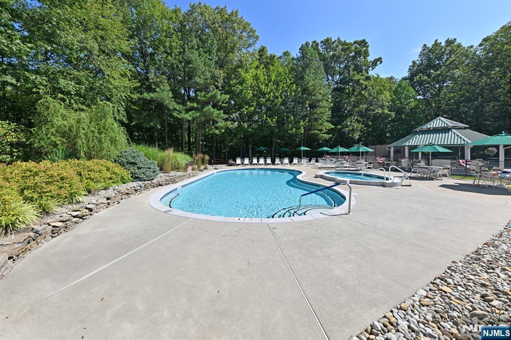 7414 Richmond Road 7414