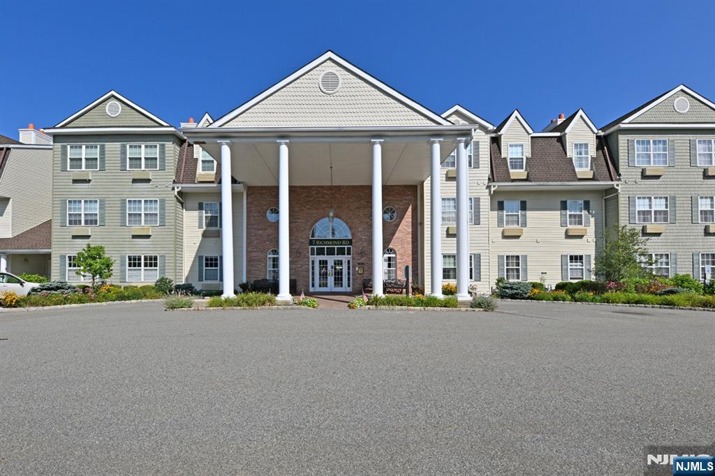 7414 Richmond Road 7414