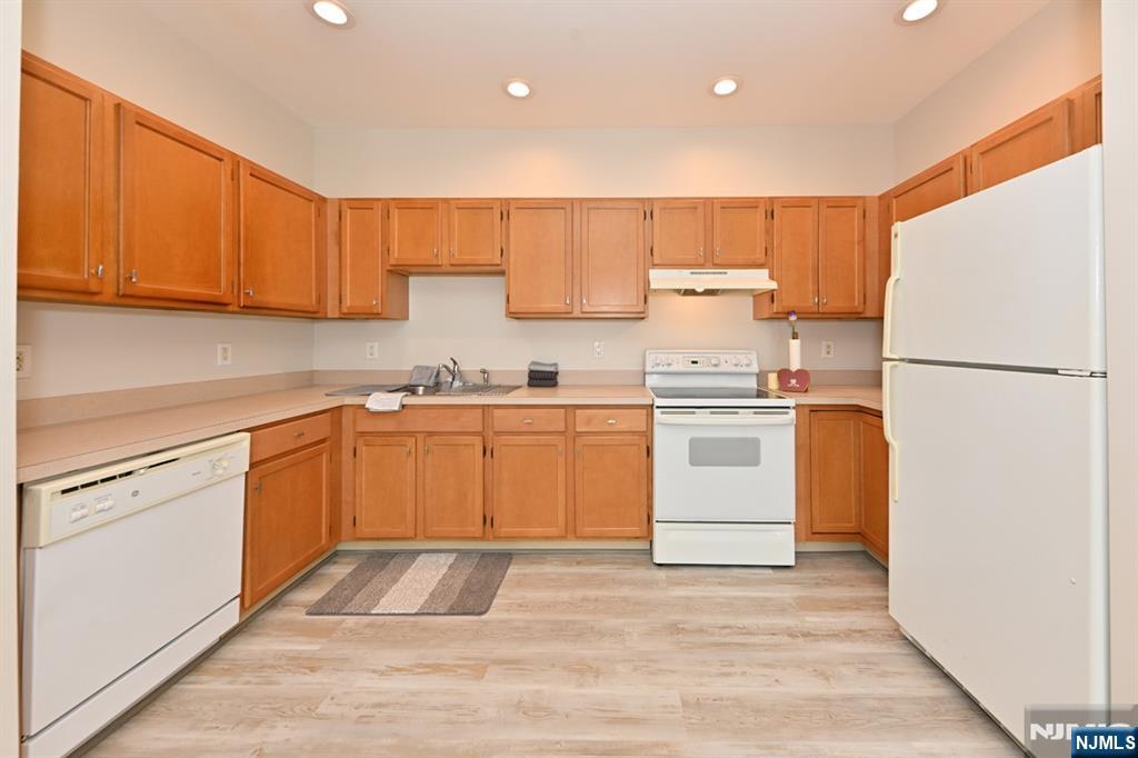 7414 Richmond Road 7414