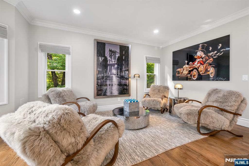 7 Brookside Drive