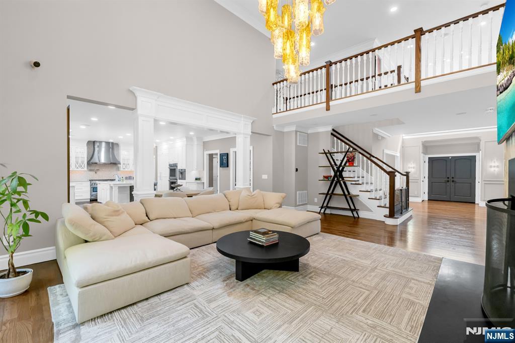 7 Brookside Drive