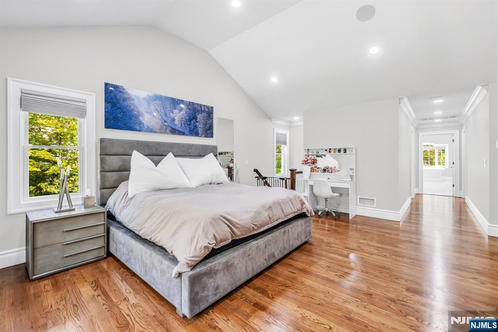 7 Brookside Drive