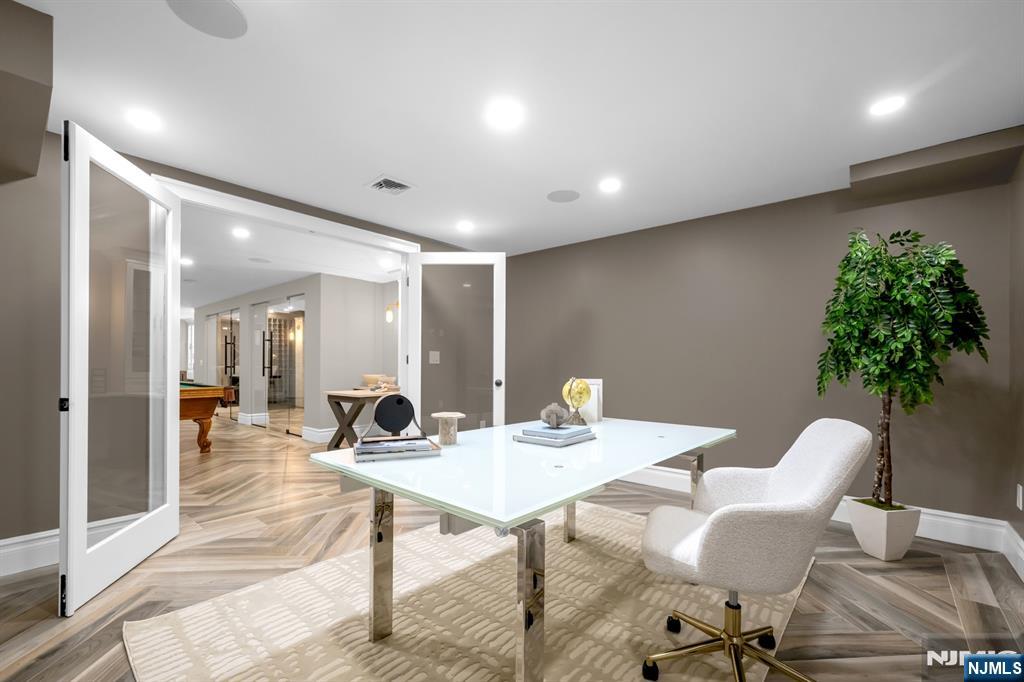 7 Brookside Drive
