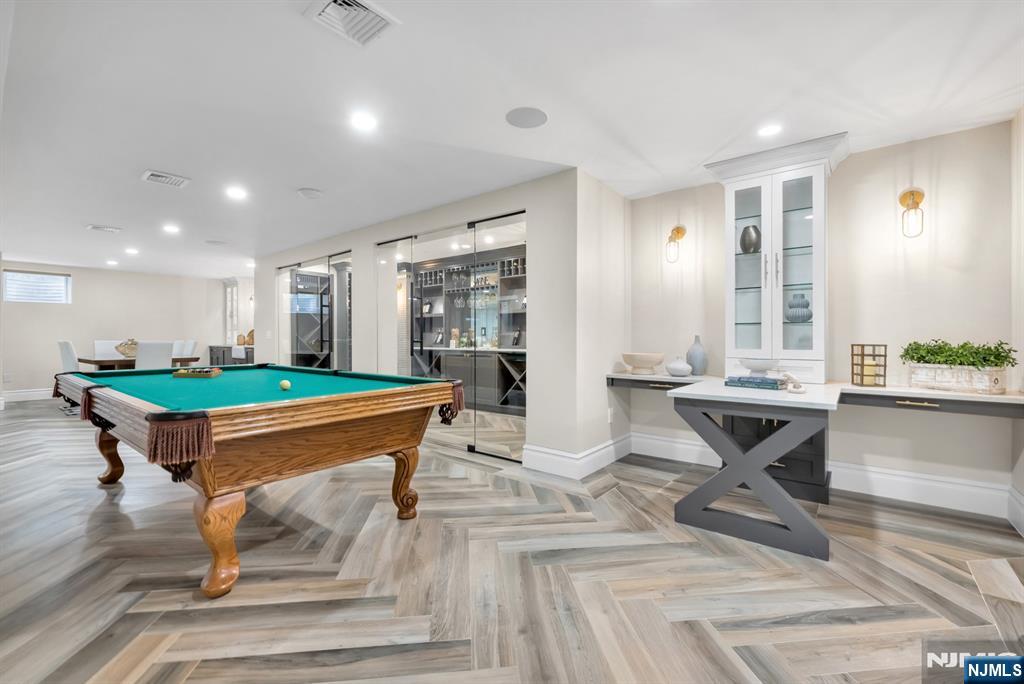 7 Brookside Drive