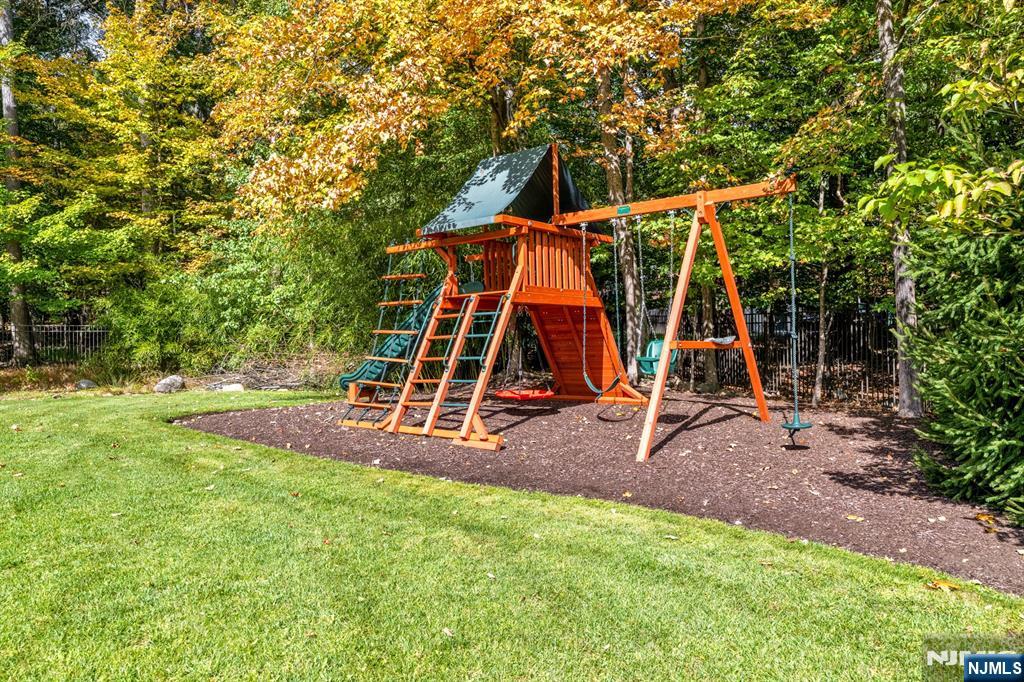 7 Brookside Drive