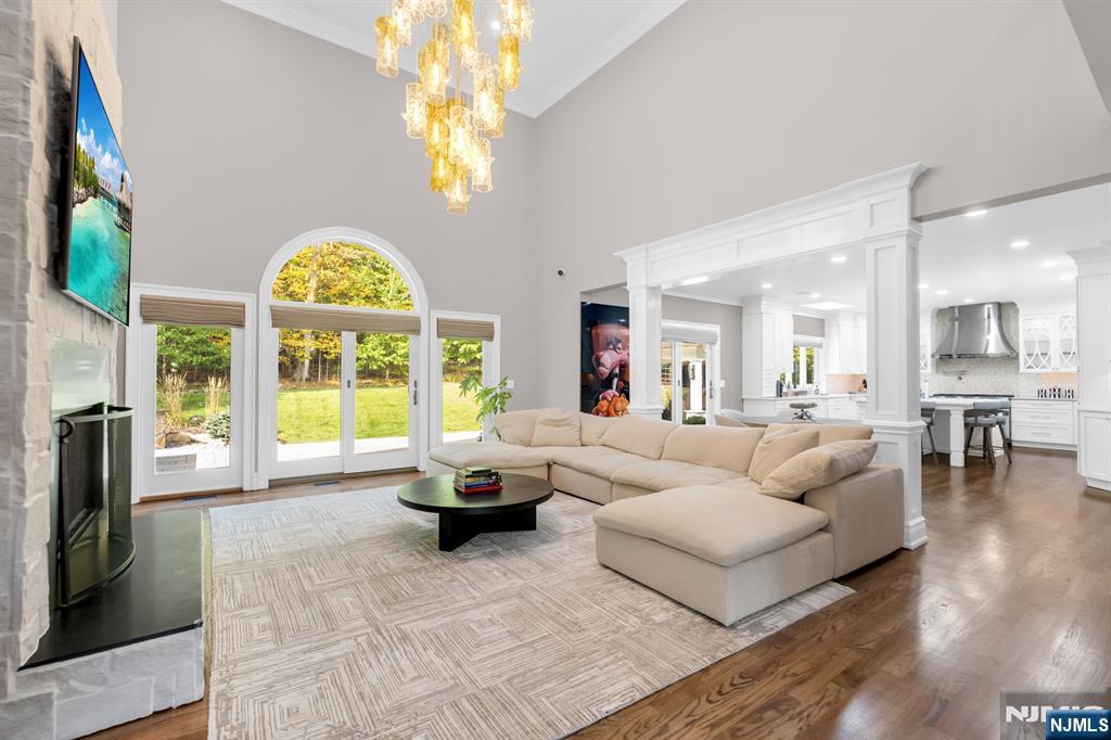 7 Brookside Drive
