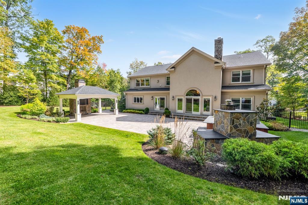7 Brookside Drive