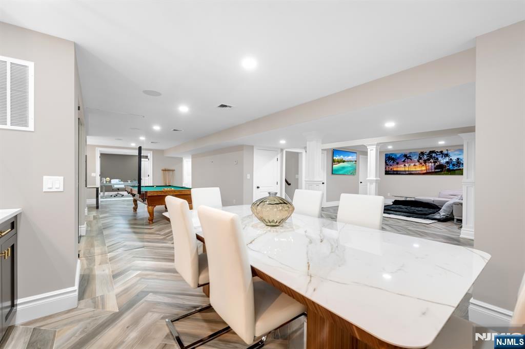 7 Brookside Drive