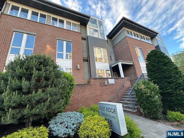 255 Laird Avenue 6
