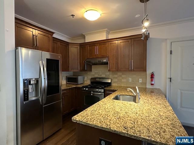 255 Laird Avenue 6