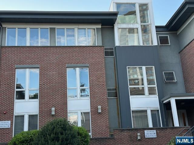 255 Laird Avenue 6
