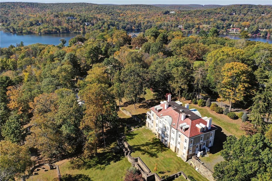 118 Tower Hill Road W