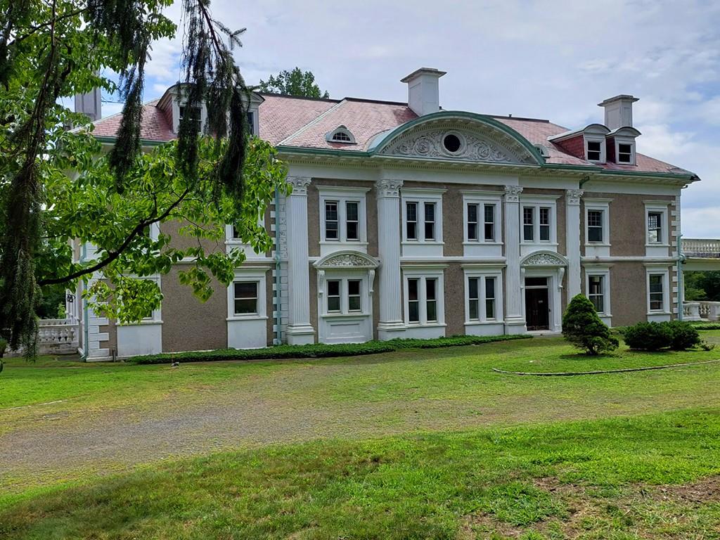 118 Tower Hill Road W