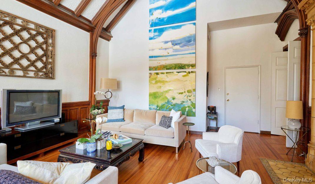 61 Crows Nest Road Unit: 6