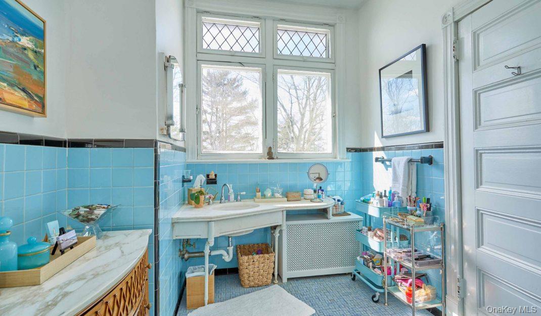 61 Crows Nest Road Unit: 6