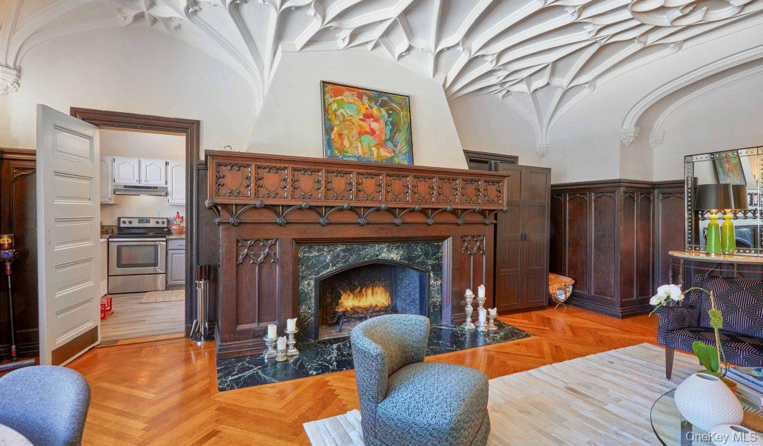 61 Crows Nest Road Unit: 6