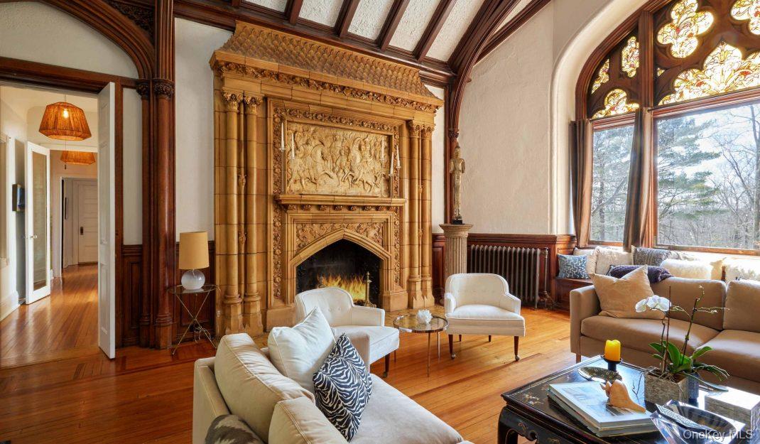 61 Crows Nest Road Unit: 6