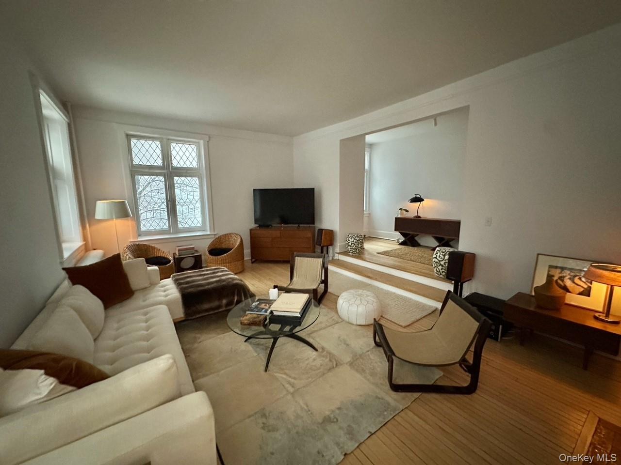 61 Crows Nest Road Unit: 5