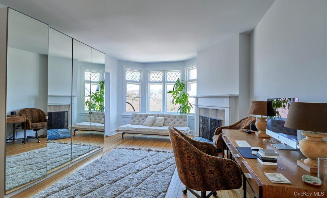 61 Crows Nest Road Unit: 5