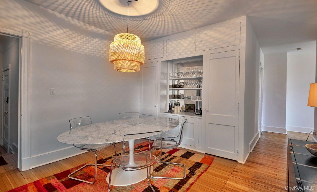 61 Crows Nest Road Unit: 5