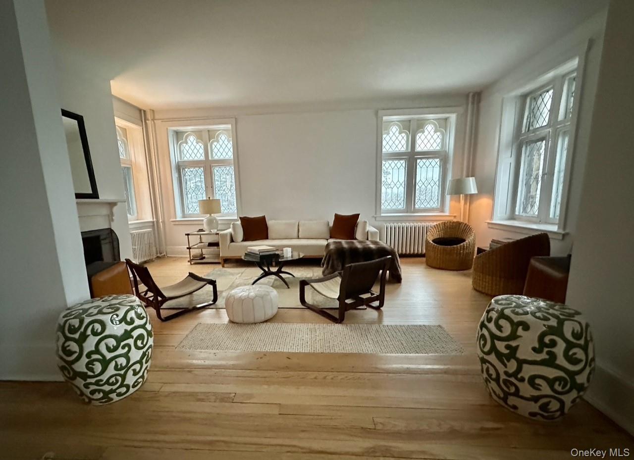 61 Crows Nest Road Unit: 5