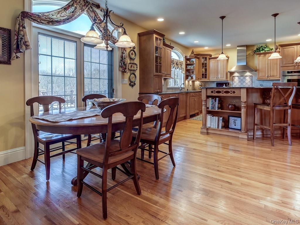 17 Constitution Court