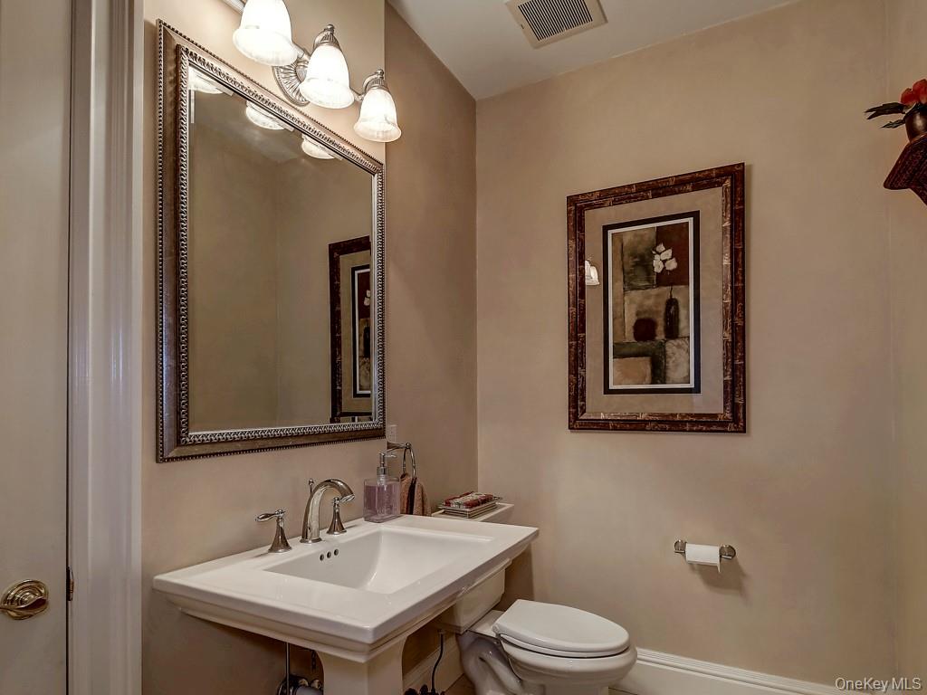 17 Constitution Court