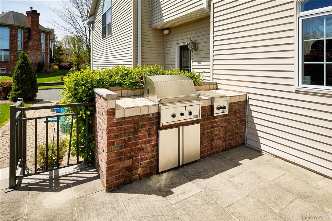 17 Constitution Court