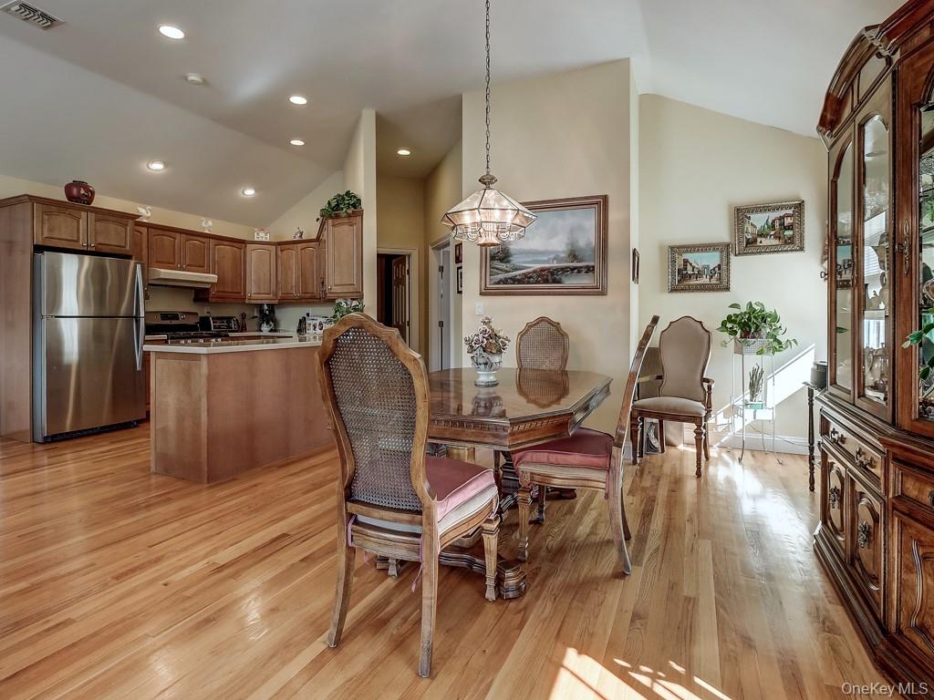 17 Constitution Court