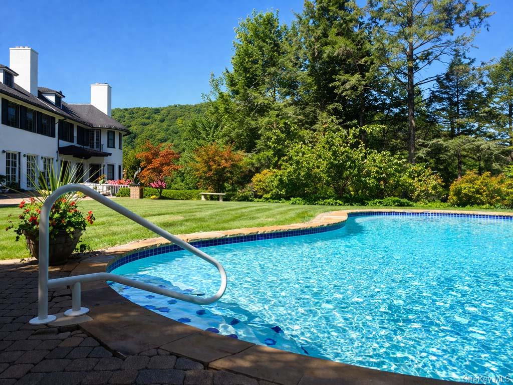 225 E Lake Road
