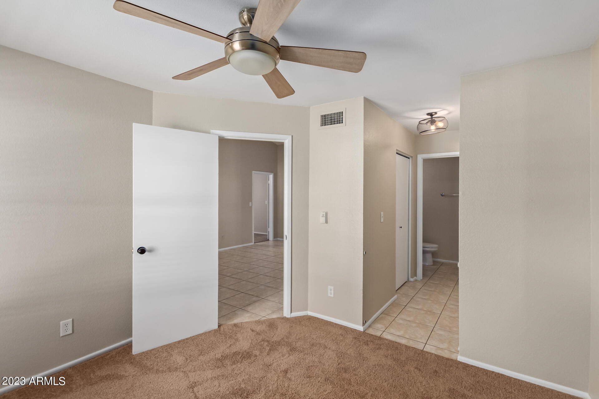 5136 E Evergreen Street, 1135