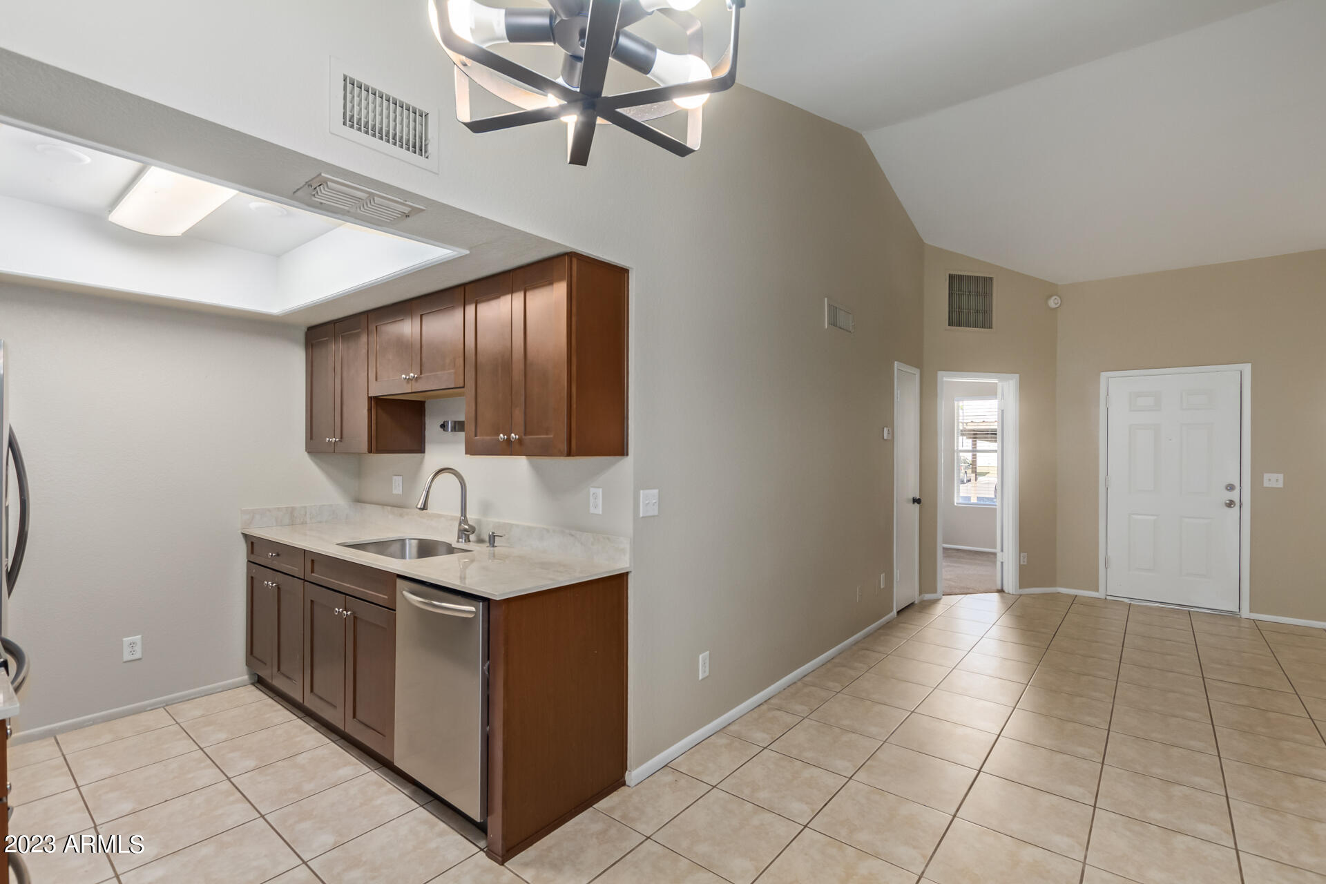 5136 E Evergreen Street, 1135
