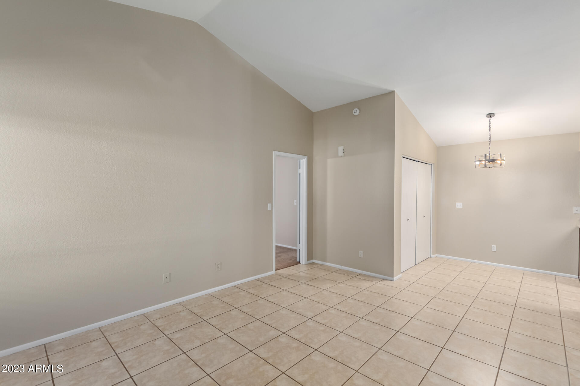 5136 E Evergreen Street, 1135