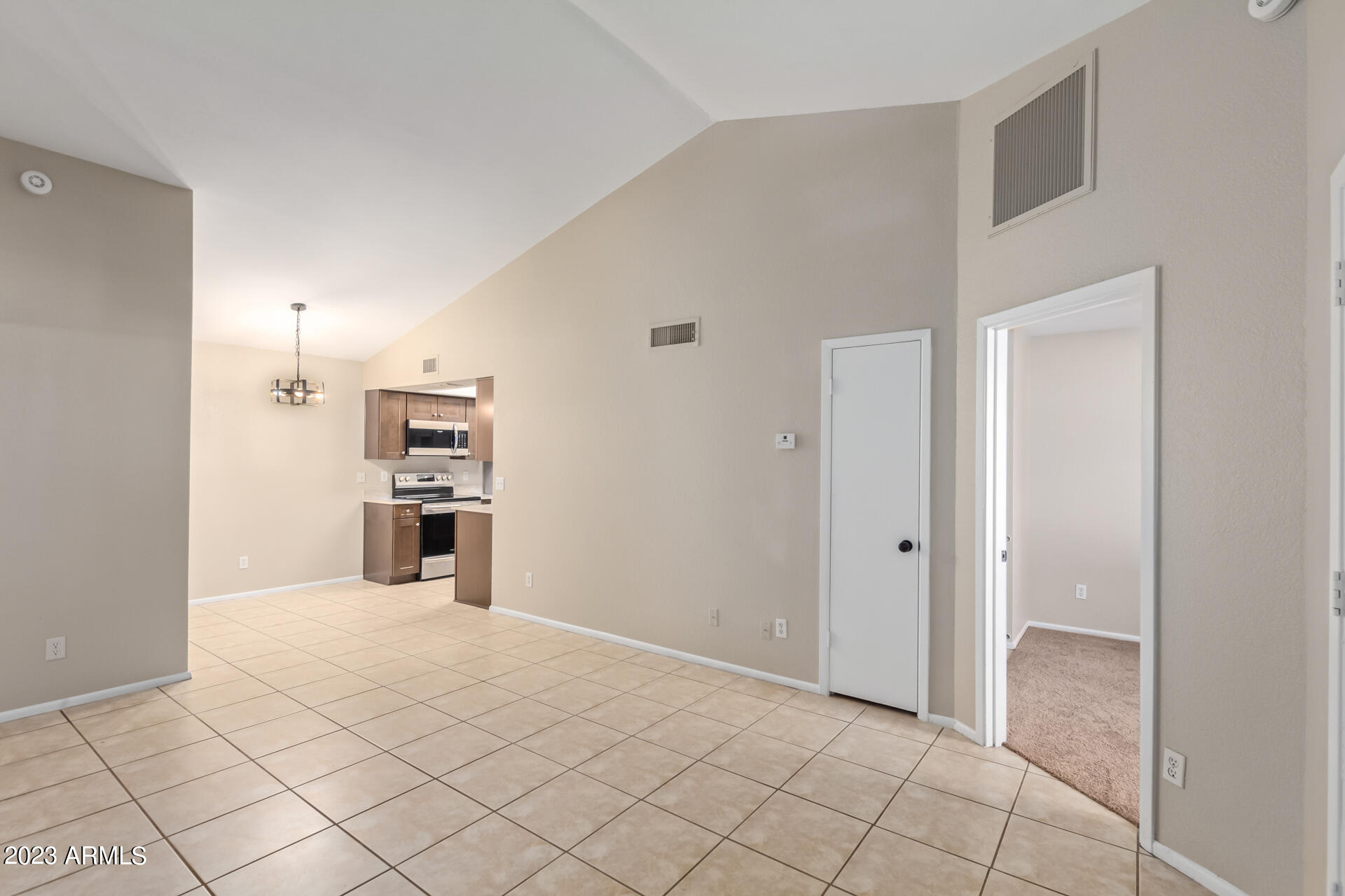 5136 E Evergreen Street, 1135