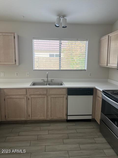 6335 E BROWN Road, 1095
