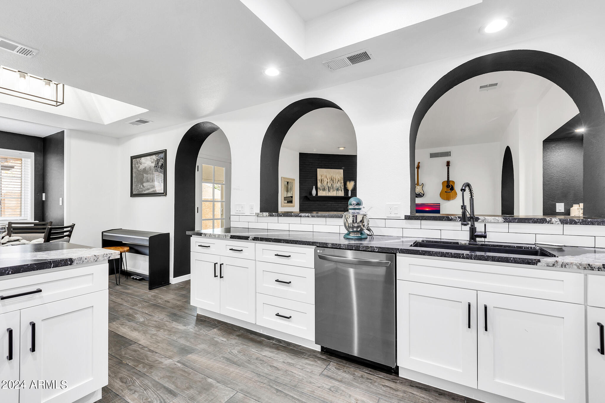 1610 N STAPLEY Drive, 111