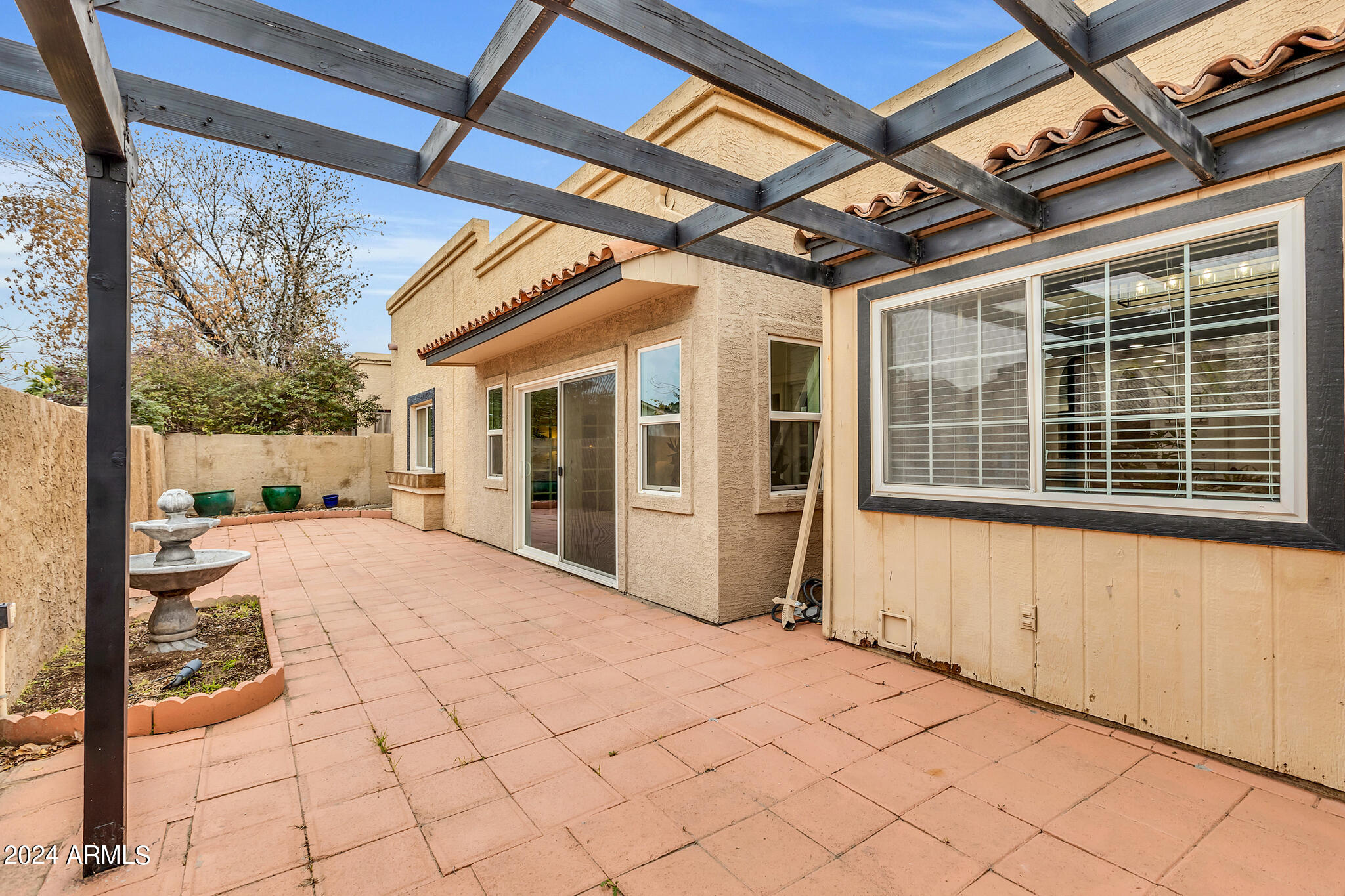 1610 N STAPLEY Drive, 111