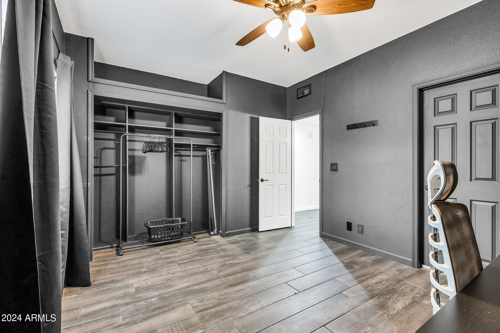 1610 N STAPLEY Drive, 111
