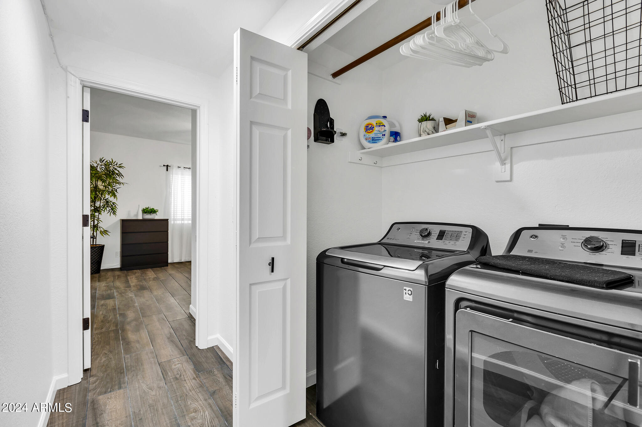 1610 N STAPLEY Drive, 111