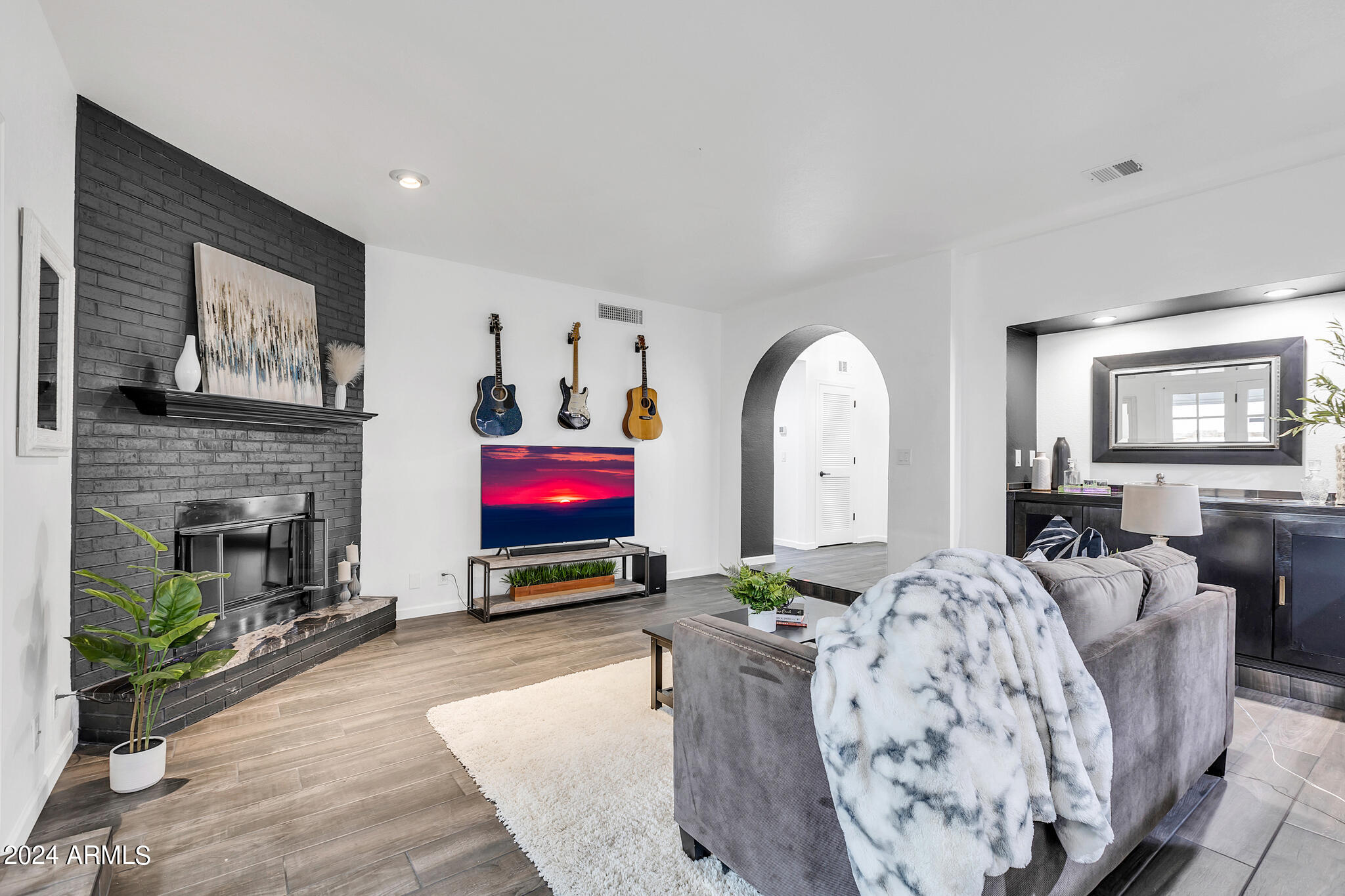 1610 N STAPLEY Drive, 111