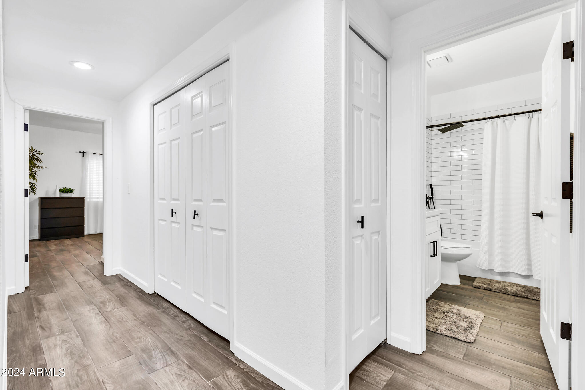 1610 N STAPLEY Drive, 111