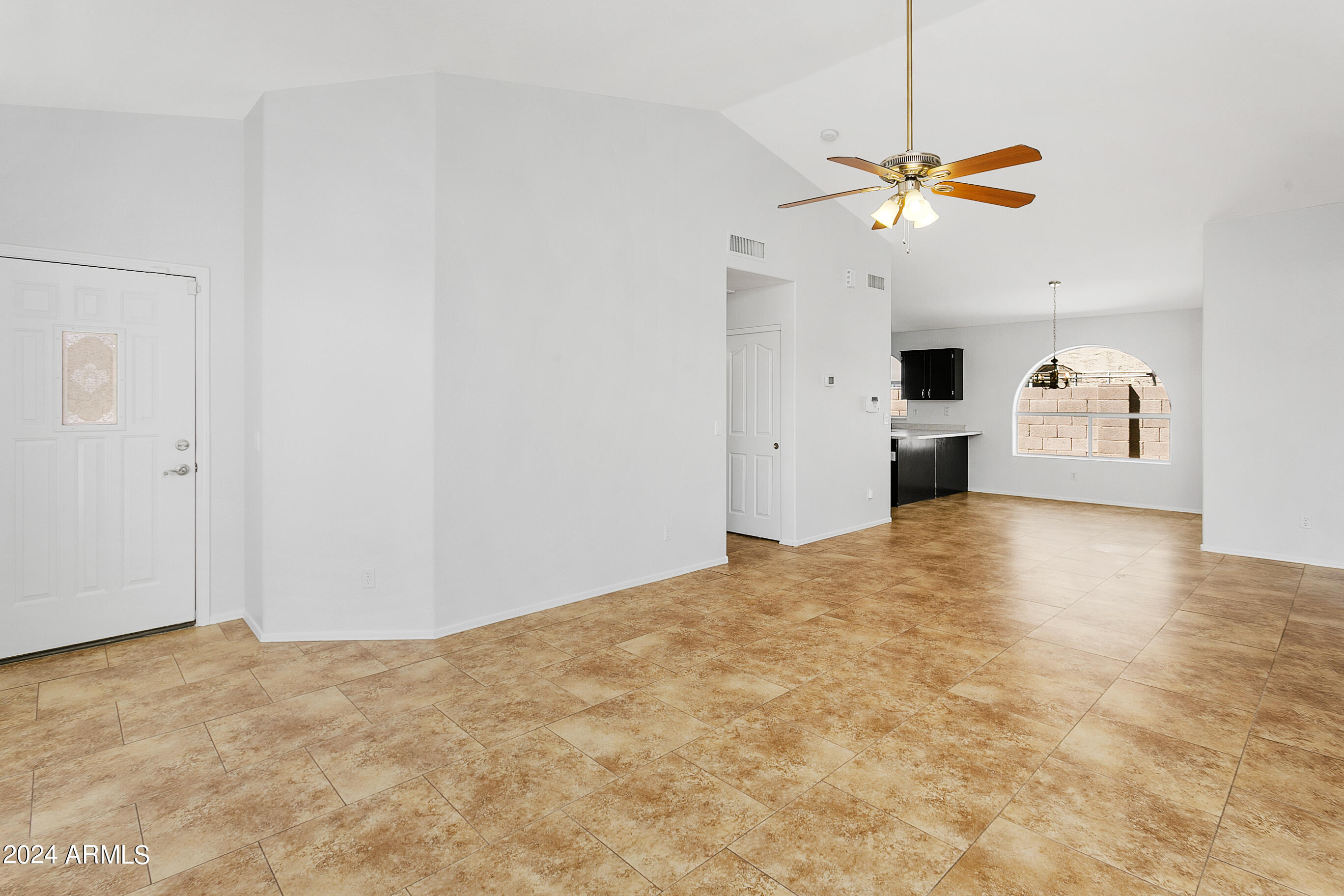 1852 W SPRINGFIELD Way