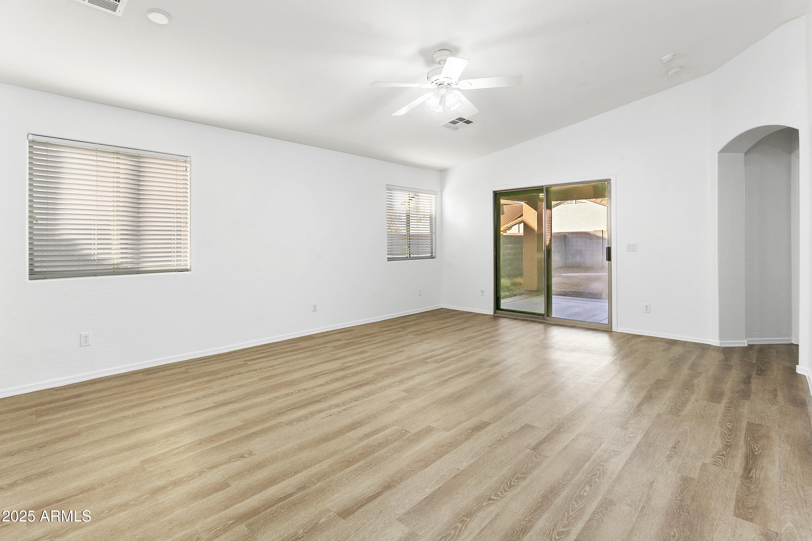 41176 N CAMBRIA Drive