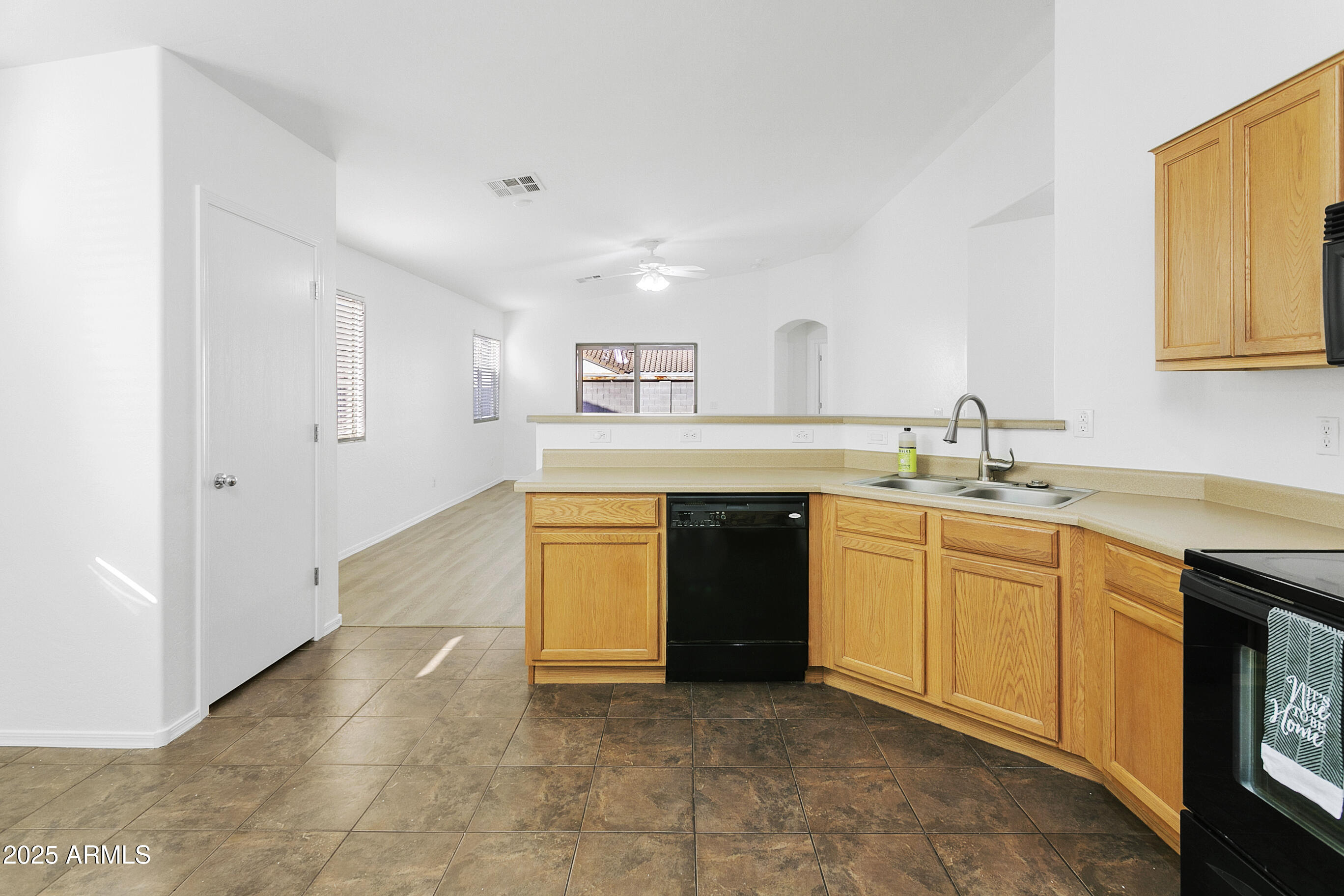 41176 N CAMBRIA Drive