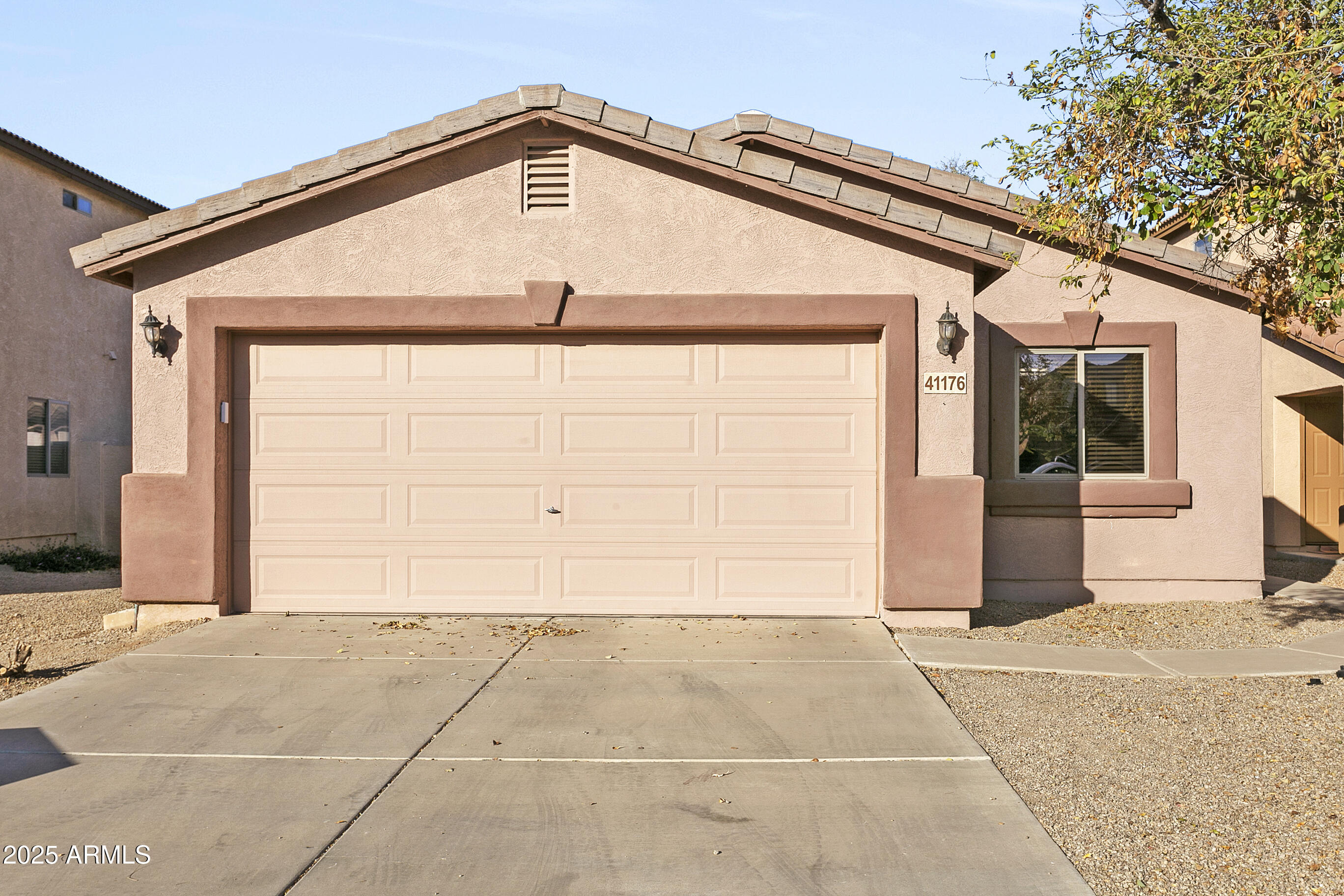 41176 N CAMBRIA Drive