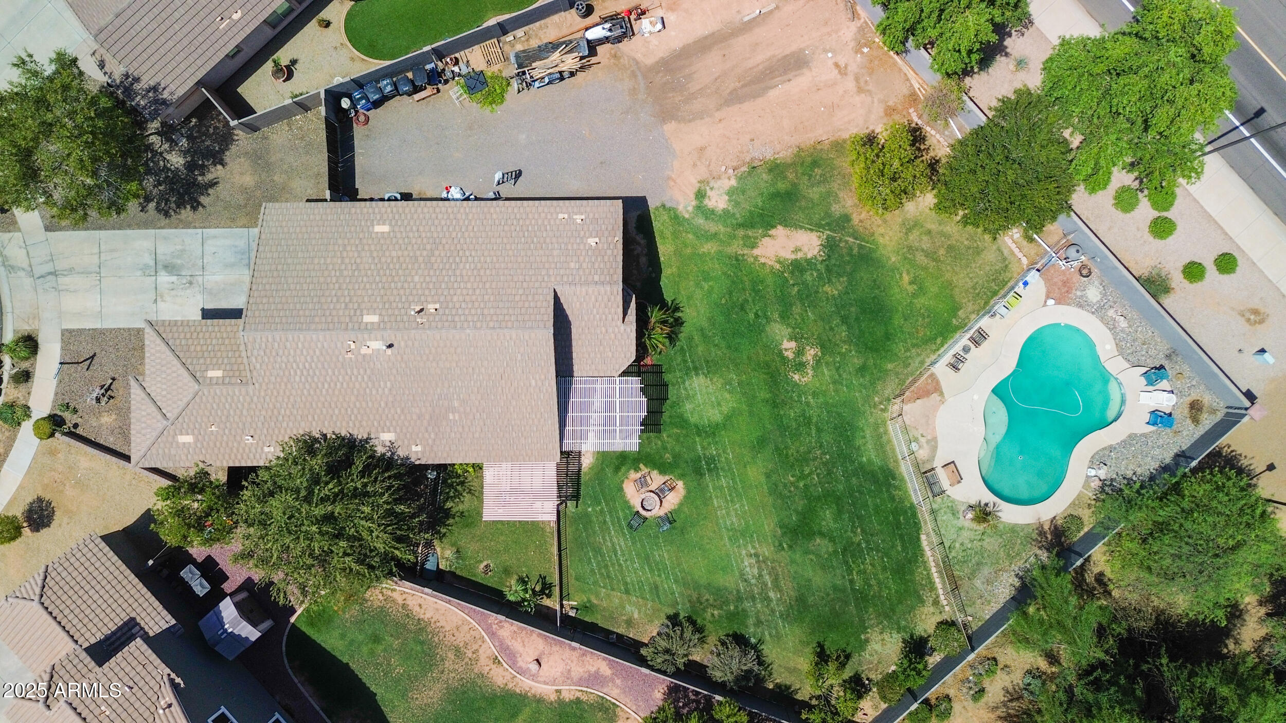 2833 S MARTINGALE Road