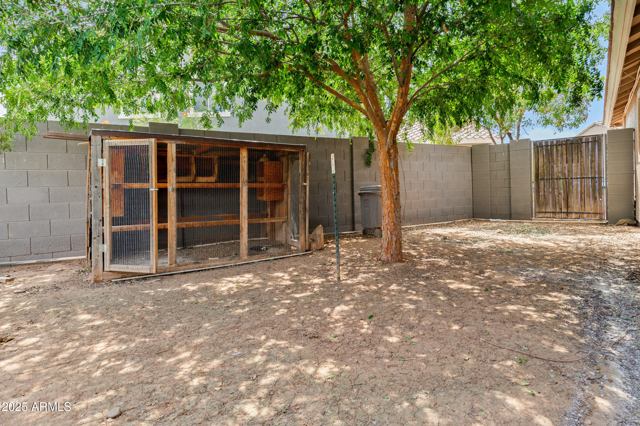2833 S MARTINGALE Road