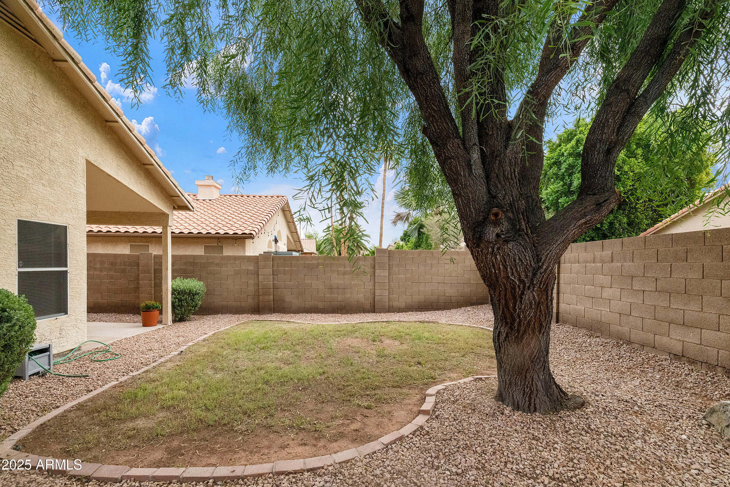 1281 E SIERRA MADRE Avenue