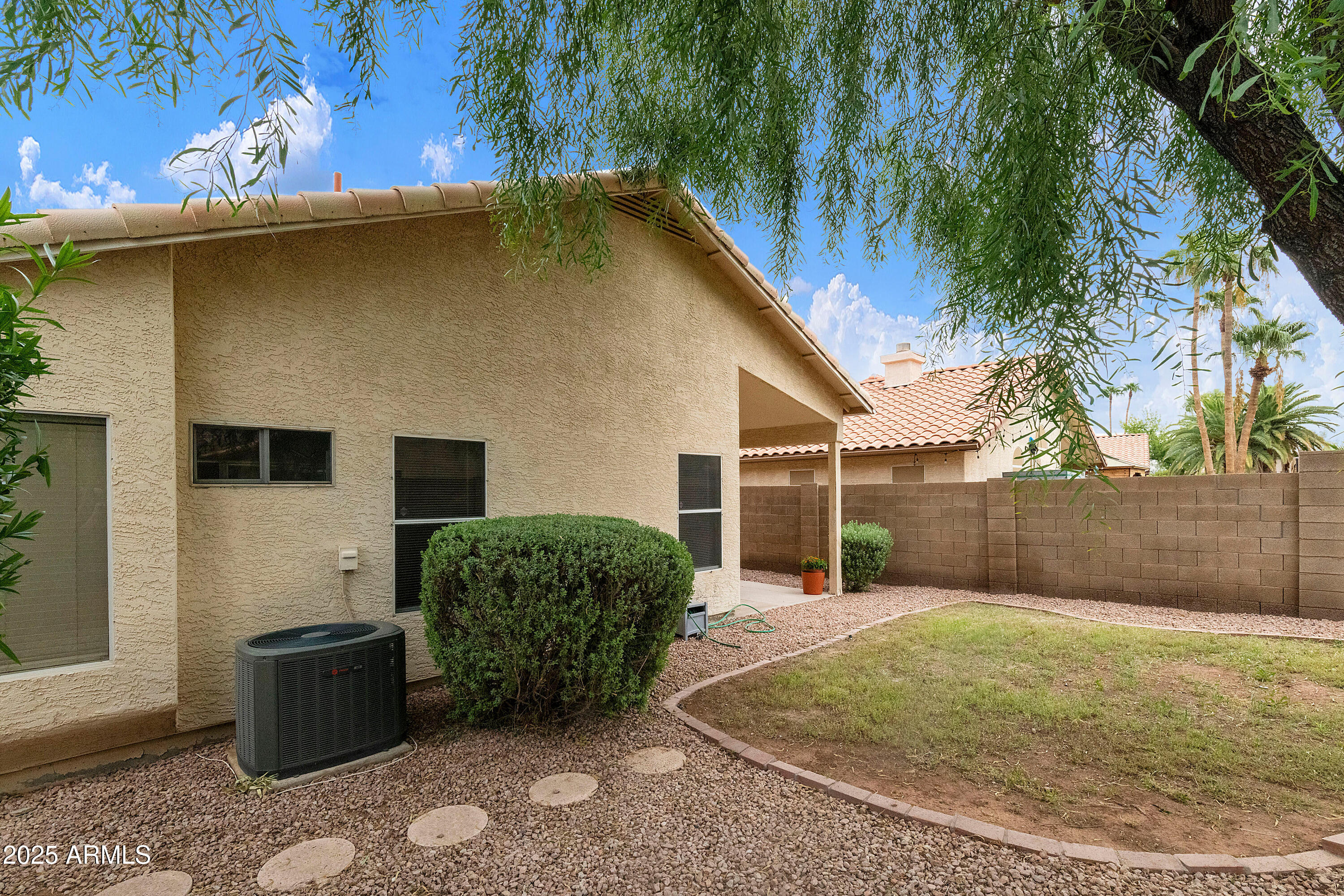 1281 E SIERRA MADRE Avenue