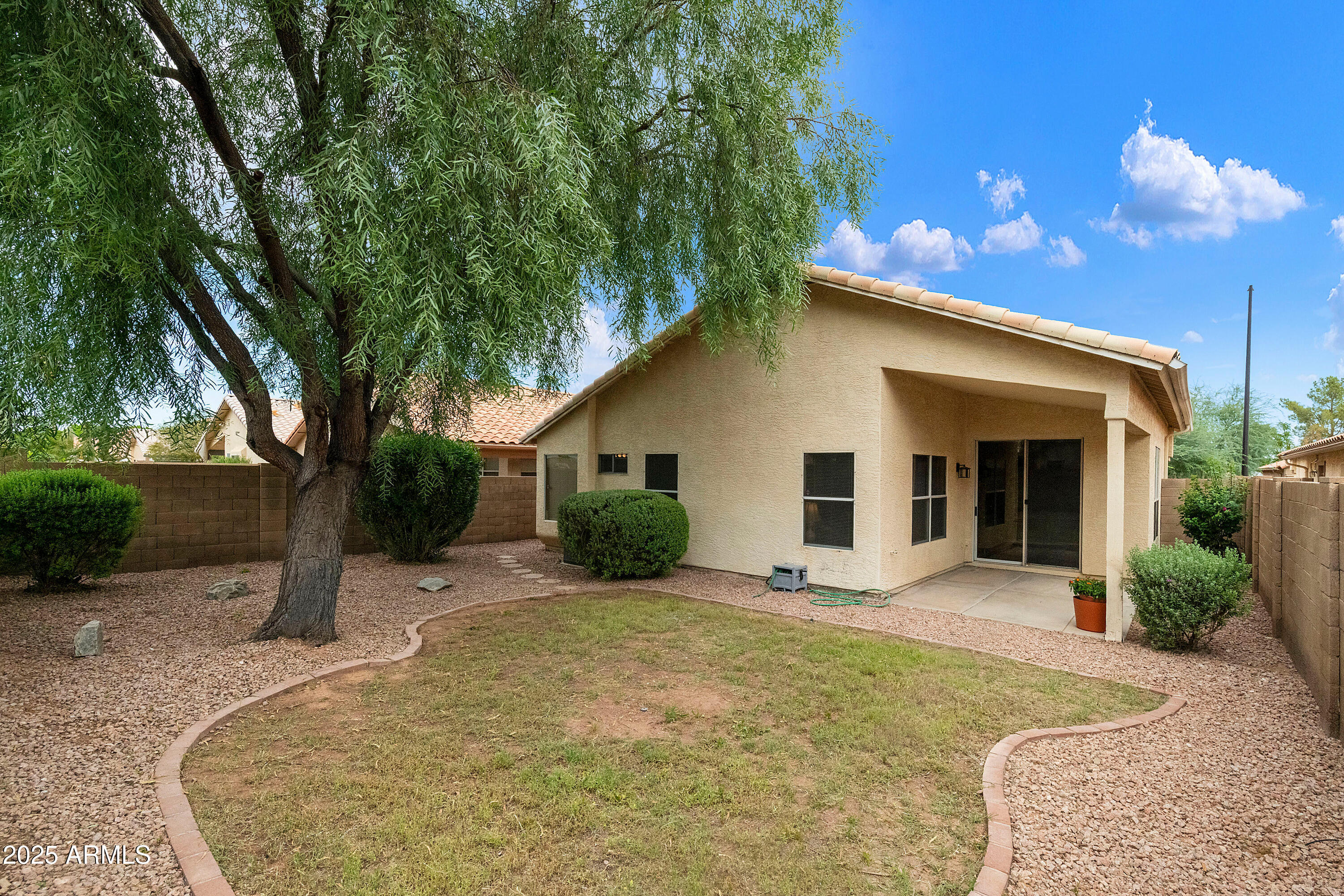 1281 E SIERRA MADRE Avenue